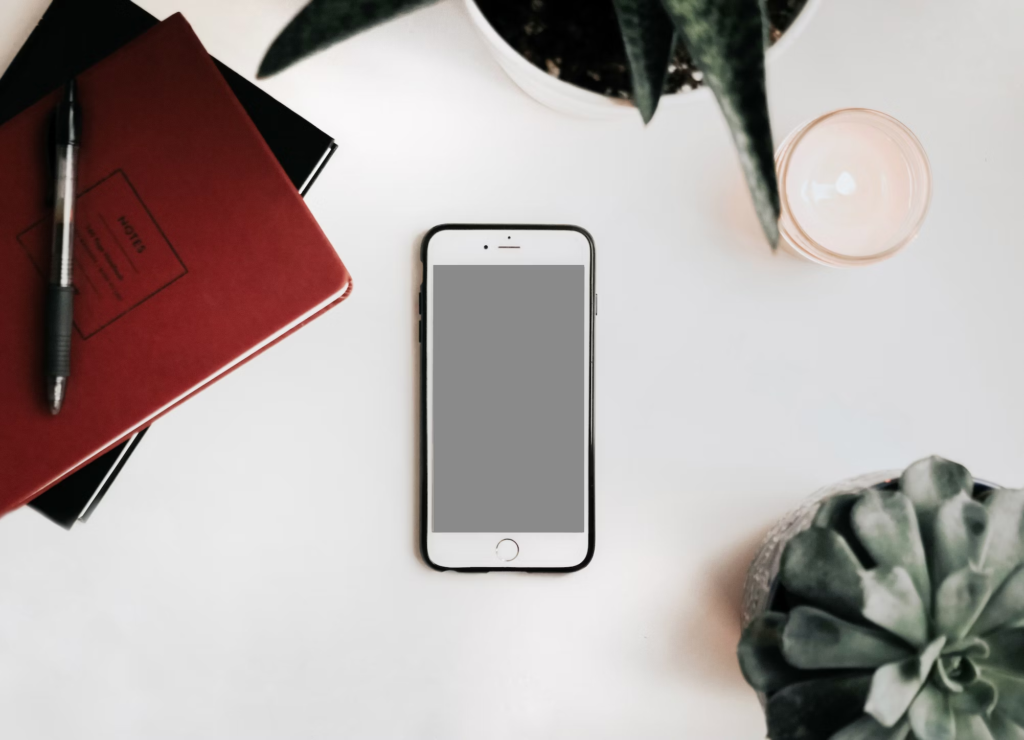 The Era of Smartphones: How People Are Learning to Live With Technology The Era of Smartphones: How People Are Learning to Live With Technology